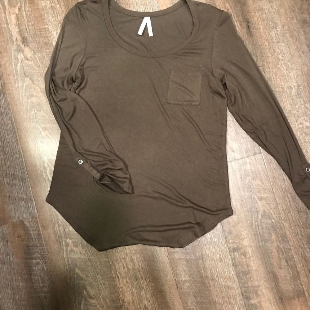 Colorstory lightweight T. Sz L NWOT